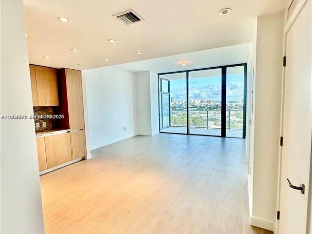 Apartment for sale  Unit #1208 - photo 7286329