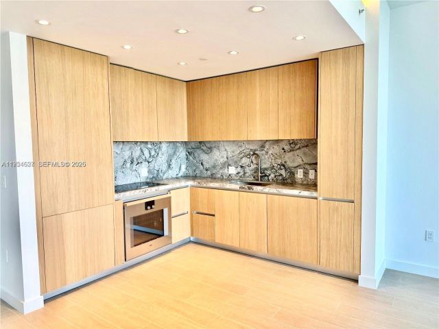 Apartment for sale  Unit #1208 - photo 7286331