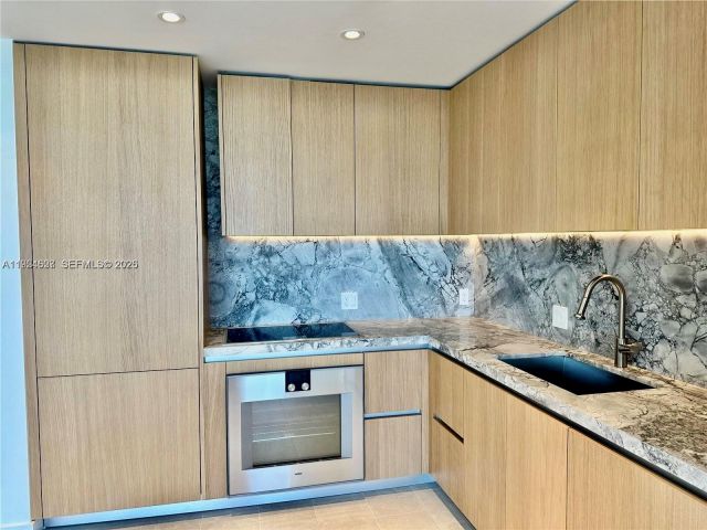 Apartment for sale  Unit #1208 - photo 7286332