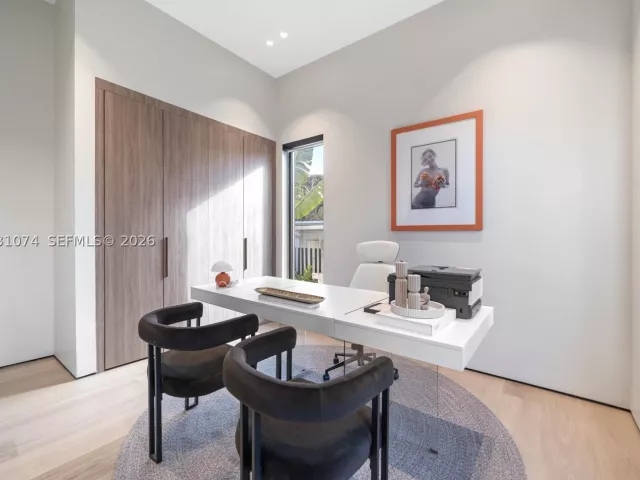 5-bedroom home for sale in Miami Beach - 1045 W 47th Ct - MondialRealty