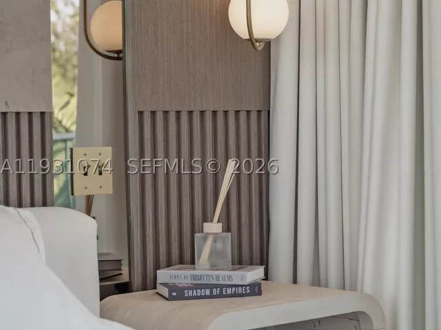 5-bedroom home for sale in Miami Beach - 1045 W 47th Ct - MondialRealty