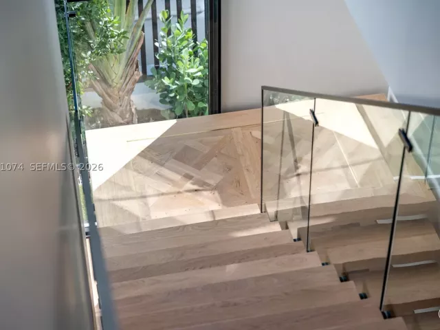 5-bedroom home for sale in Miami Beach - 1045 W 47th Ct - MondialRealty