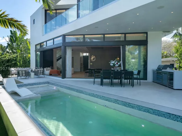 5-bedroom home for sale in Miami Beach - 1045 W 47th Ct - MondialRealty