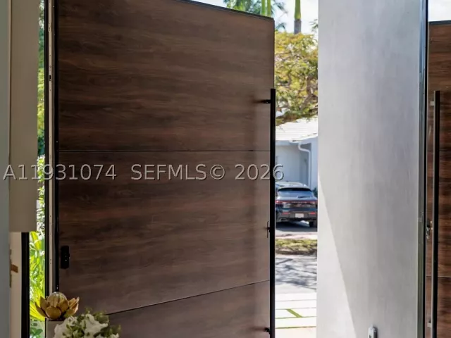 5-bedroom home for sale in Miami Beach - 1045 W 47th Ct - MondialRealty