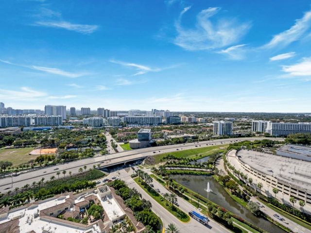 1-bedroom condo for rent in Aventura - 19501 W Country Club Dr 2206 - MondialRealty