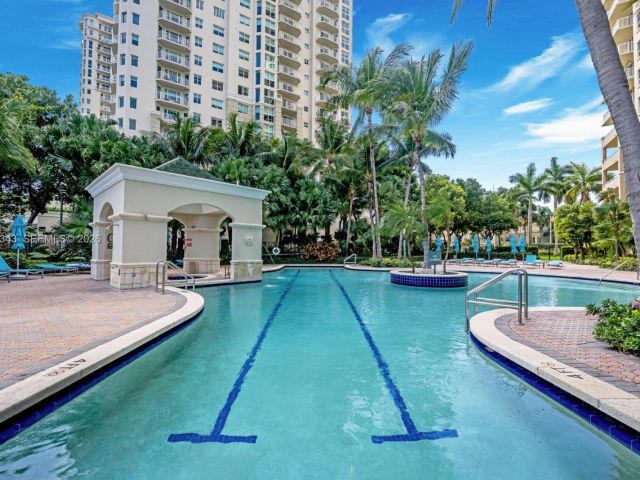 1-bedroom condo for rent in Aventura - 19501 W Country Club Dr 2206 - MondialRealty