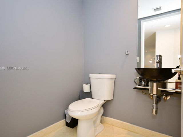 Apartment for rent  Unit #707 - photo 7285570