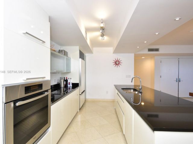 Apartment for rent  Unit #707 - photo 7285572