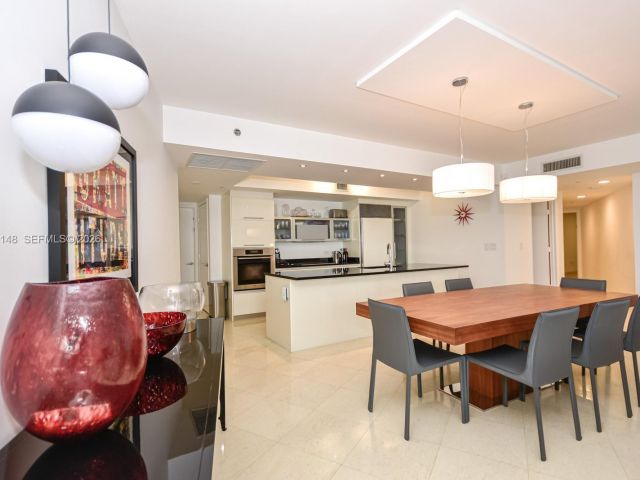 Apartment for rent  Unit #707 - photo 7285575