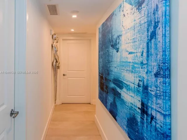 3-bedroom condo for sale in Sunny Isles Beach - 400 Sunny Isles Blvd 1504 - MondialRealty