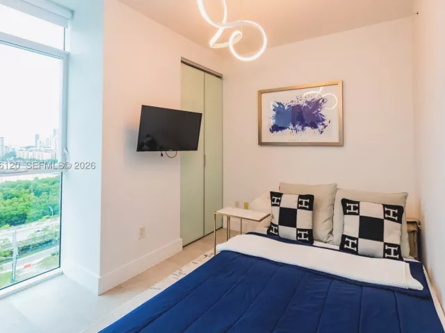 3-bedroom condo for sale in Sunny Isles Beach - 400 Sunny Isles Blvd 1504 - MondialRealty