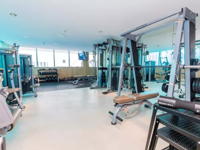 3-bedroom condo for sale in Sunny Isles Beach - 400 Sunny Isles Blvd 1504 - MondialRealty