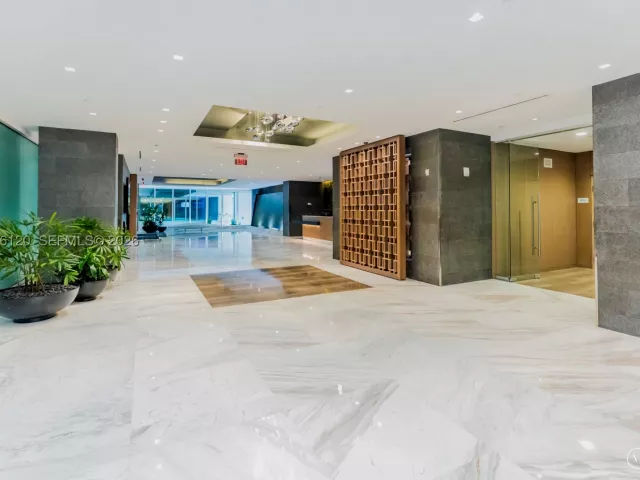 3-bedroom condo for sale in Sunny Isles Beach - 400 Sunny Isles Blvd 1504 - MondialRealty