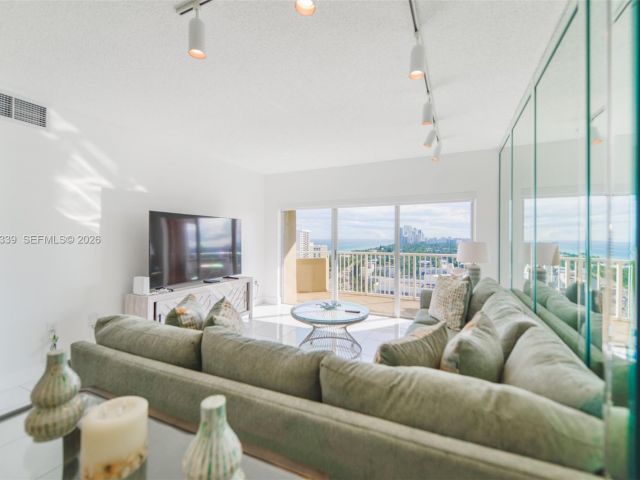 Apartment for rent  Unit #22L - photo 7438807