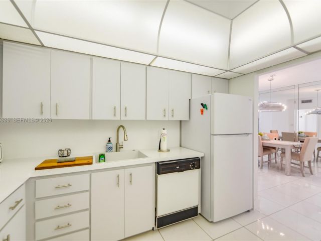 Apartment for rent  Unit #22L - photo 7438816