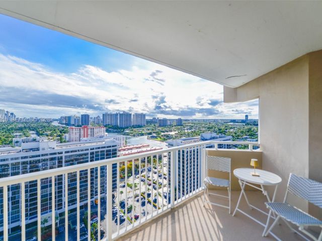 Apartment for rent  Unit #22L - photo 7438835