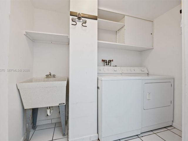 Apartment for sale  Unit #909 - photo 7343055