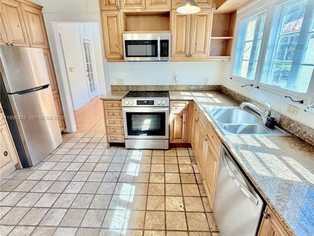 Home for rent at 1306 Madrid St - photo 7375716