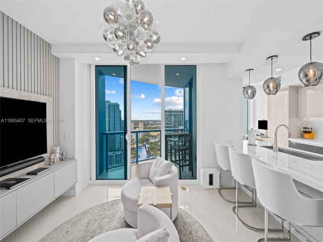 Apartment for sale  Unit #3106 - photo 7341301