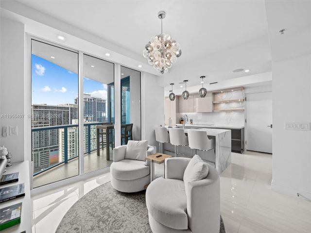 Apartment for sale  Unit #3106 - photo 7341302