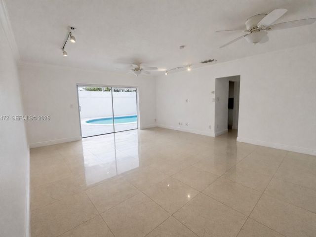 3-bedroom home for rent in Pembroke Pines - 710 NW 78th Ave - MondialRealty