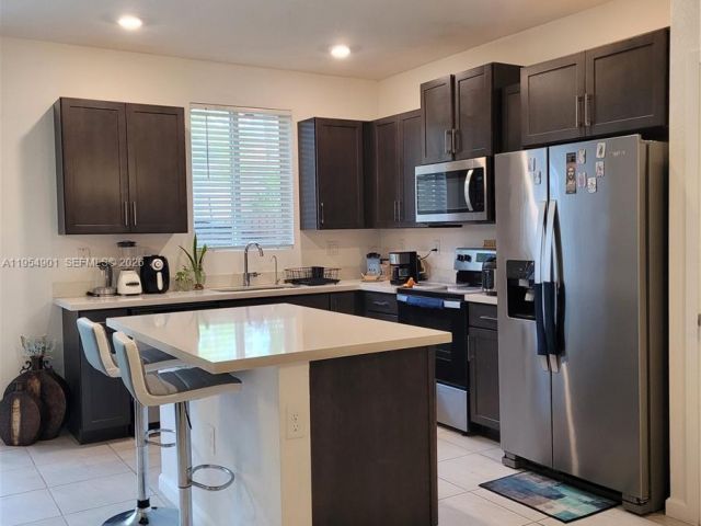 4-bedroom home for rent in Homestead - 1015 SE 24th Ter 1015 - MondialRealty