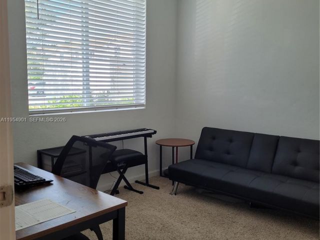 4-bedroom home for rent in Homestead - 1015 SE 24th Ter 1015 - MondialRealty