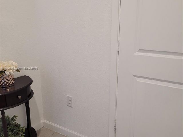 4-bedroom home for rent in Homestead - 1015 SE 24th Ter 1015 - MondialRealty