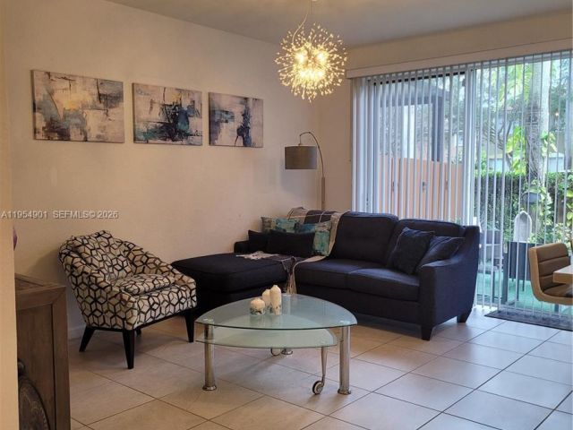4-bedroom home for rent in Homestead - 1015 SE 24th Ter 1015 - MondialRealty