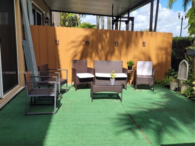 4-bedroom home for rent in Homestead - 1015 SE 24th Ter 1015 - MondialRealty