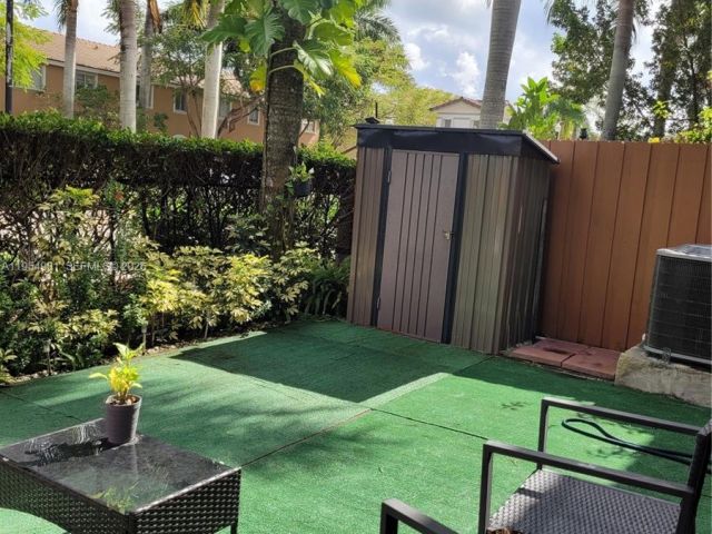 4-bedroom home for rent in Homestead - 1015 SE 24th Ter 1015 - MondialRealty