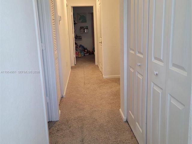 4-bedroom home for rent in Homestead - 1015 SE 24th Ter 1015 - MondialRealty