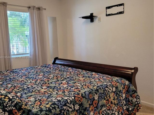 4-bedroom home for rent in Homestead - 1015 SE 24th Ter 1015 - MondialRealty