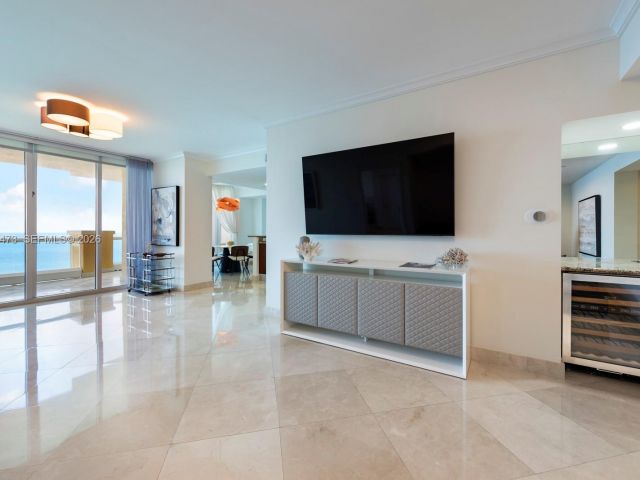 Apartment for rent  Unit #2605 - photo 7285506