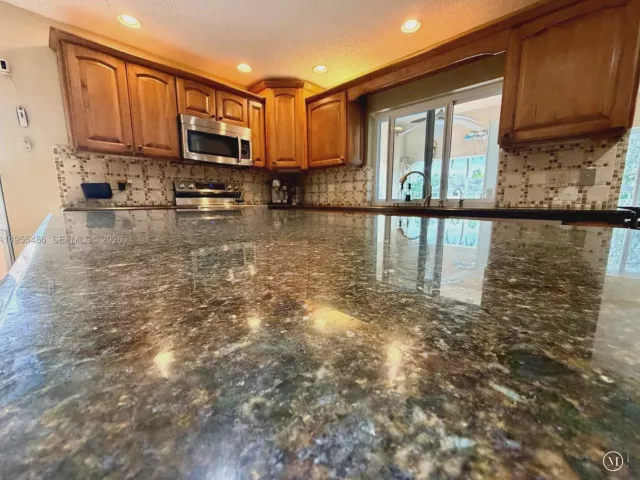 4-bedroom home for rent in Cooper City - 2865 Begonia Way 0 - MondialRealty