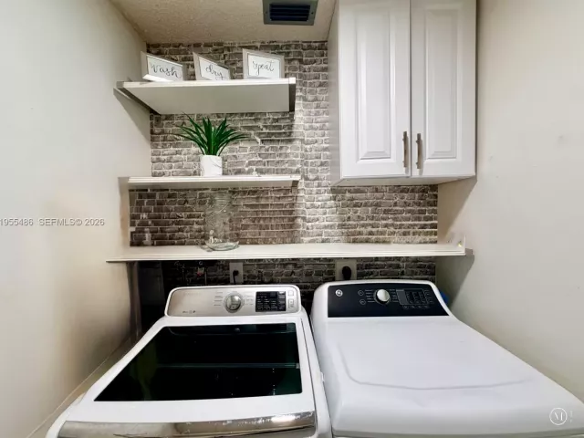 4-bedroom home for rent in Cooper City - 2865 Begonia Way 0 - MondialRealty