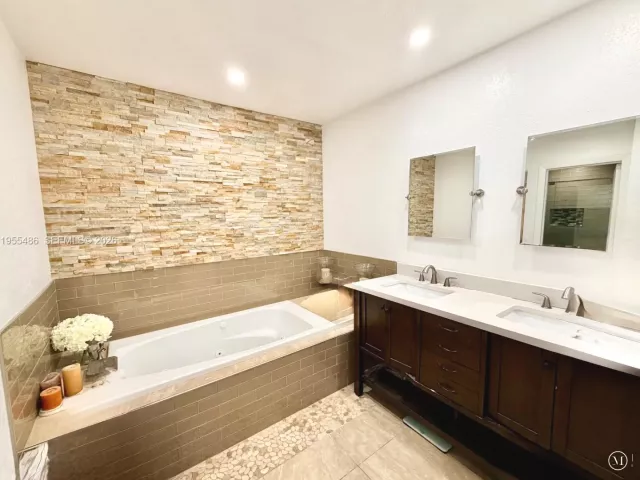 4-bedroom home for rent in Cooper City - 2865 Begonia Way 0 - MondialRealty