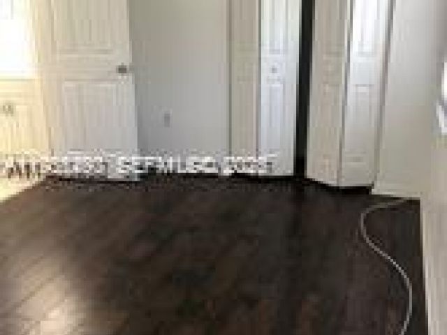 Home for rent at 700 NW 19th Ter 0 - photo 7462105