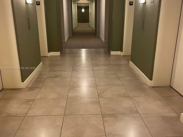 1-bedroom condo for rent in Miami - 950 N Brickell Bay Dr 3002 - MondialRealty