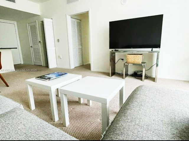 1-bedroom condo for rent in Miami - 950 N Brickell Bay Dr 3002 - MondialRealty