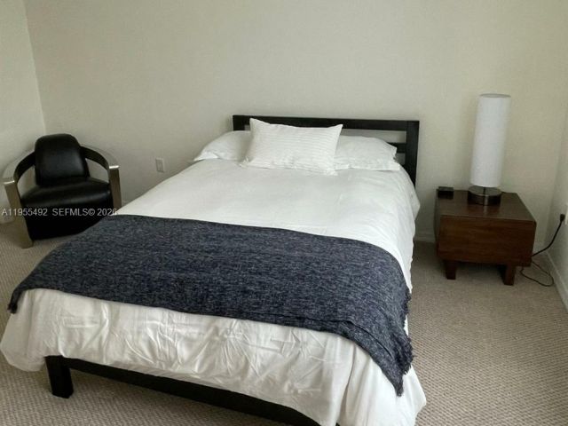 1-bedroom condo for rent in Miami - 950 N Brickell Bay Dr 3002 - MondialRealty