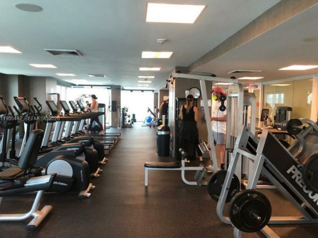 1-bedroom condo for rent in Miami - 950 N Brickell Bay Dr 3002 - MondialRealty