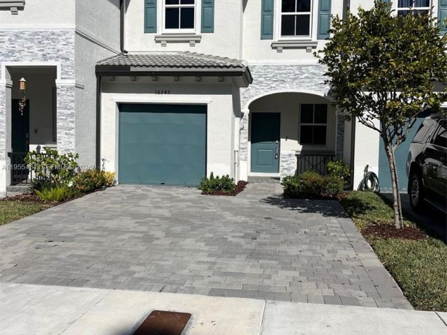 3-bedroom home for rent in Homestead - 16243 SW 289 st 16243 - MondialRealty