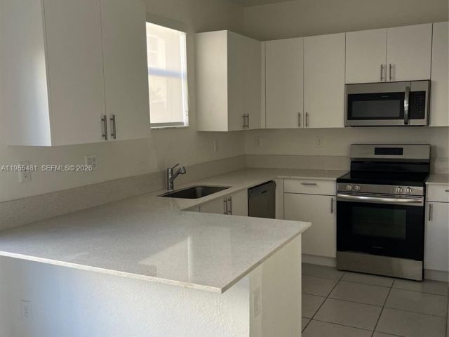 3-bedroom home for rent in Homestead - 16243 SW 289 st 16243 - MondialRealty