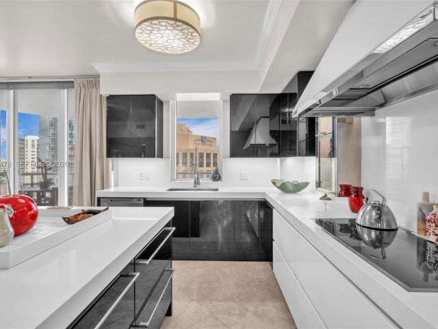 Apartment for sale  Unit #2409 - photo 7341322