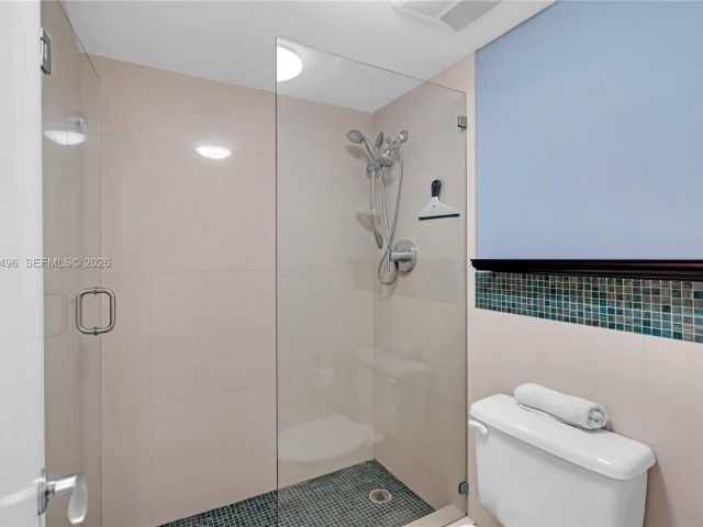 Apartment for sale  Unit #1006 - photo 7279875