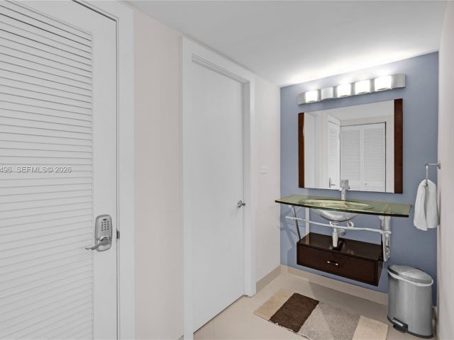 Apartment for sale  Unit #1006 - photo 7279876