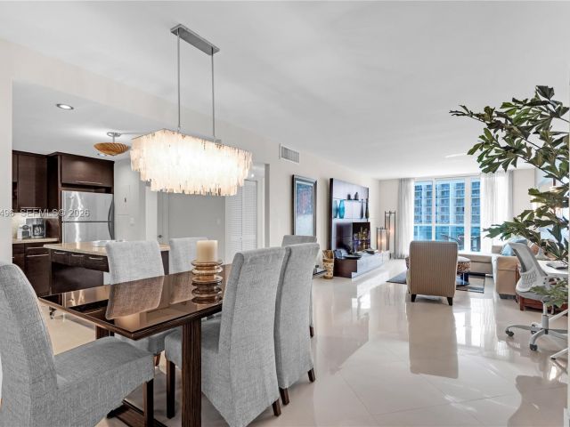 Apartment for sale  Unit #1006 - photo 7279890