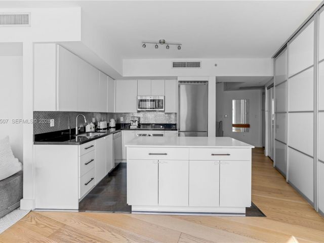 Apartment for sale  Unit #1201 - photo 7284442