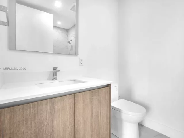 2-bedroom condo for rent in Sunny Isles Beach - 17550 Collins Ave 603 - MondialRealty